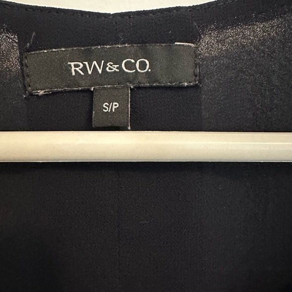 RW&Co blouse with bell sleeves - Picture 2 of 3